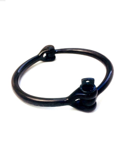 Bangle With Shackle SS Black